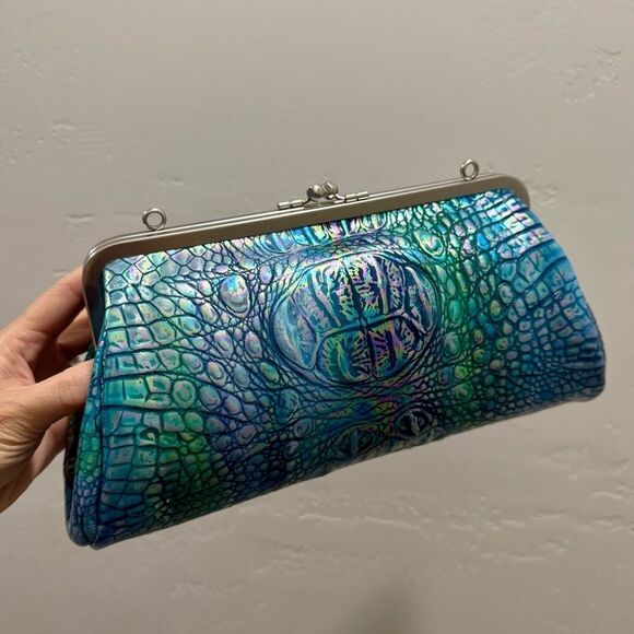Iridescent Croc-Embossed Leather Handmade Kisslock Baguette Bag/Multi Use Style - Picture 13 of 16